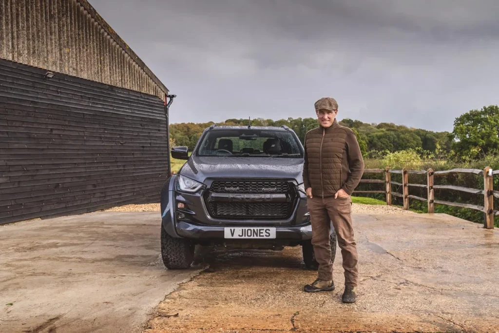 Vinnie Jones Isuzu D-MAX AT35